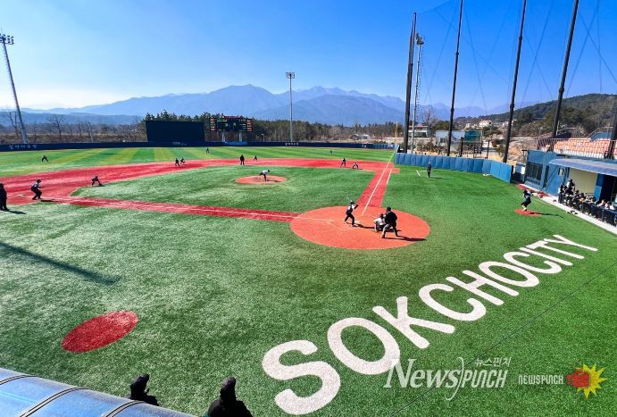 윈터리그 경기 모습(중도문 설악야구장)
