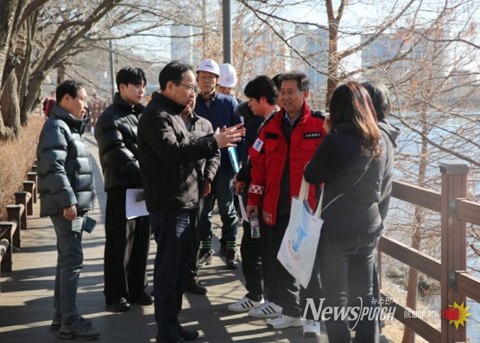 수원시 장안구, 광교마루길‘데크경관조명 개선공사’현장 점검