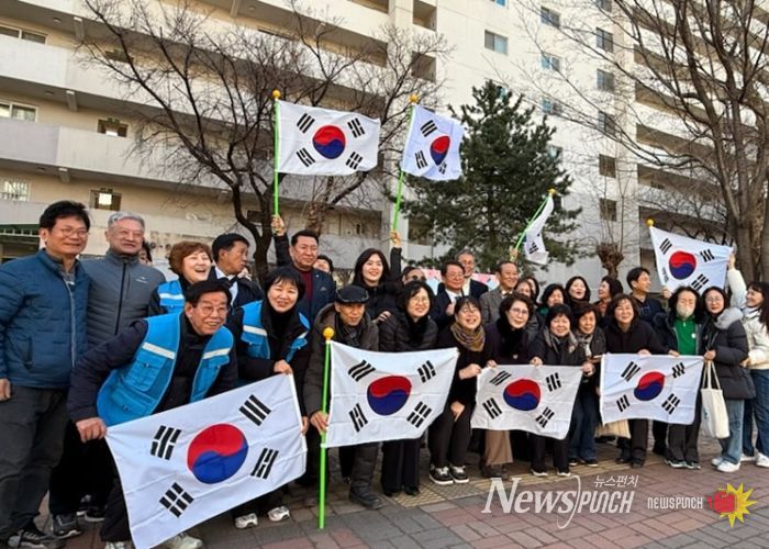 광명시 철산3동 주민자치회는 지난 25일 제107주년 3·1절을 앞두고 2026년 주민자치 마을사업인 ‘테마잇길’의 첫걸음을 내디뎠다.