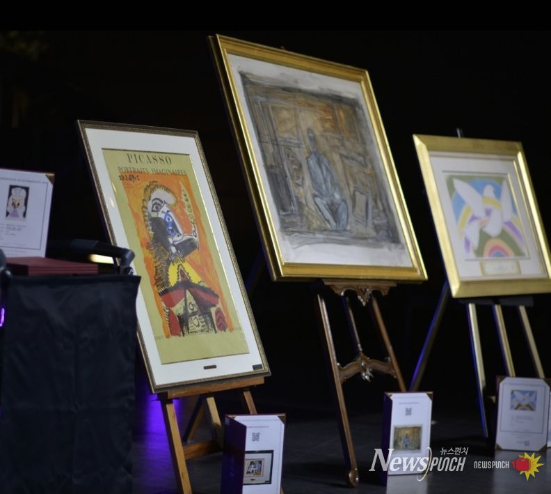 ,전시회 작품, 피카소 왼쪽 오른쪽 자코메티 중앙 작품 (사진제공=K trendy NEWS)