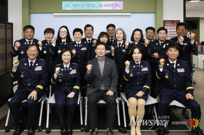 이상일 용인특례시장은 26일 의용소방연합회 임원단과 간담회를 진행했다