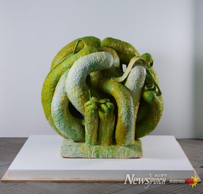 2024경기도자비엔날레_국제공모전_대상_위 매트 웨델(미국), 결실結實의 풍경,2017.