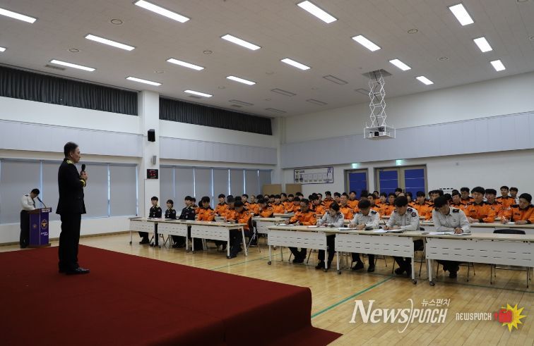 신안소방서 “1분기 직장교육훈련 및 신규 소방공무원 임용식 실시”