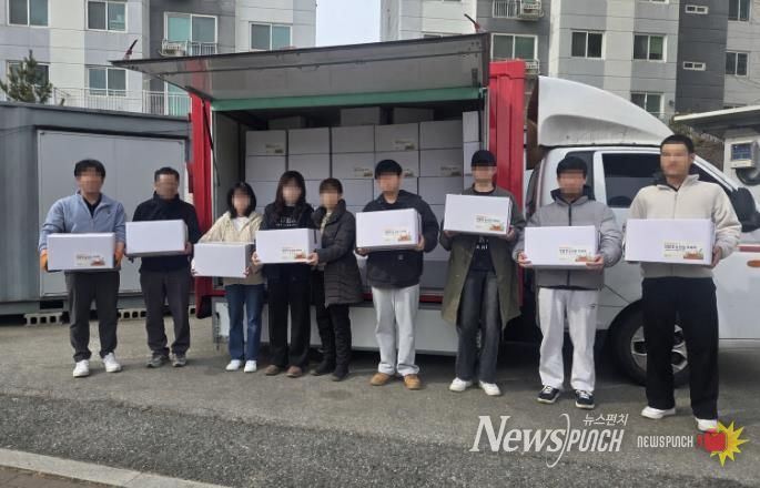 친환경 농산물 꾸러미 배분 사진