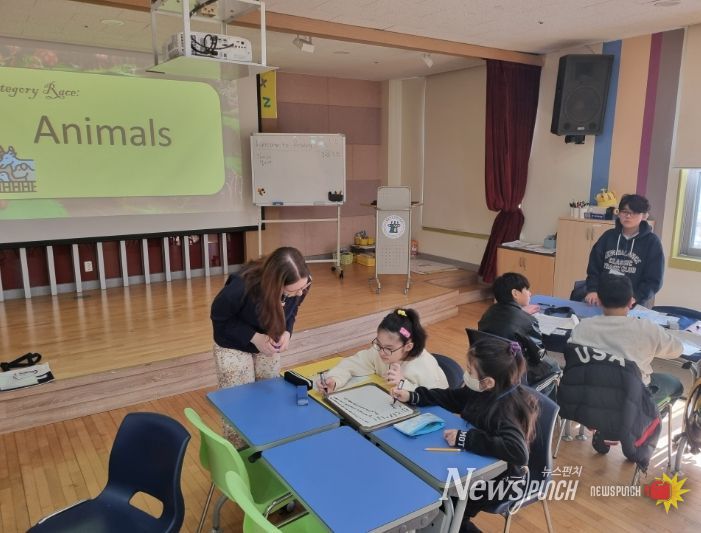 국제교육원, 읽고 말하는 영어 <리딩클래스> 운영