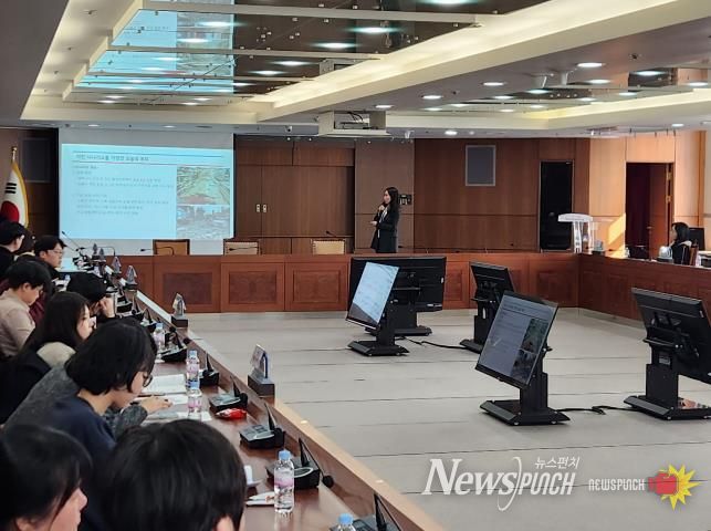 도봉구 직원들이 재난 대응 실무자 역량강화 교육을 듣고 있다.