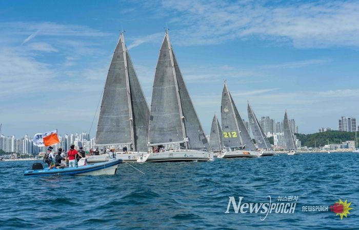 지난해 포항에서 열린 2025 환동해컵·원동컵 국제요트대회 모습
