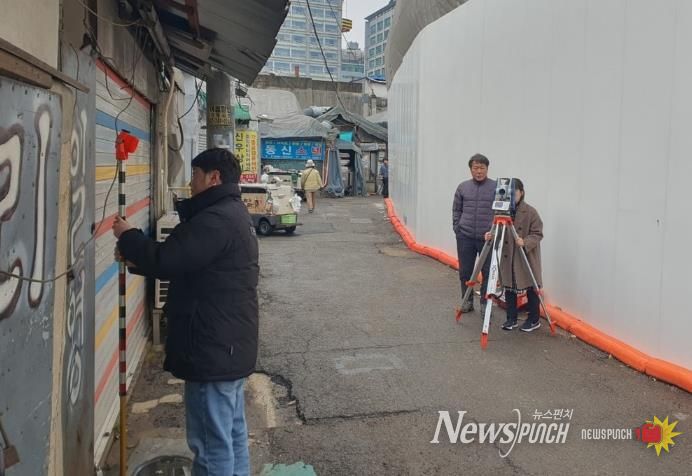 세운5구역 노후건물 측정점 설치 모습