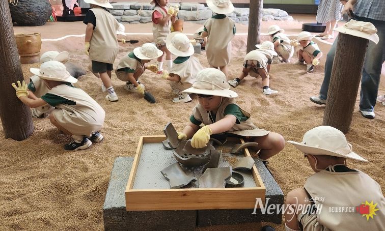 정읍시립박물관, ‘꼬마 고고학자’ 발굴체험 본격 시작…602명 참여