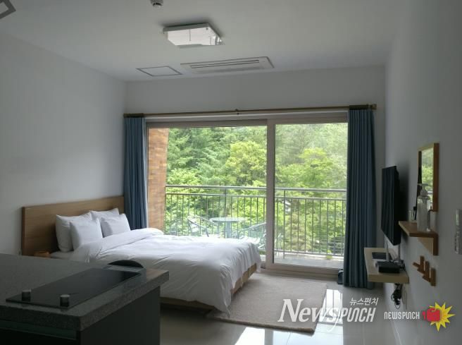 화천군의 지원으로 시설환경 개선을 완료한 화천지역 농어촌 민박들