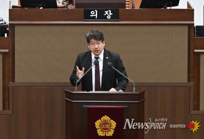 서부선 Reboot 계획을 발표 중인 문성호 의원