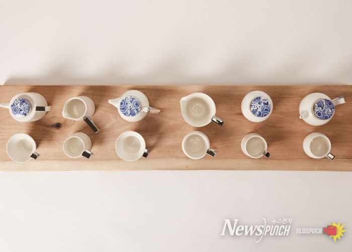 김영숙 작가 제53회 경기도 공예품대전 수상 작품(청화백자 각진 손잡이)