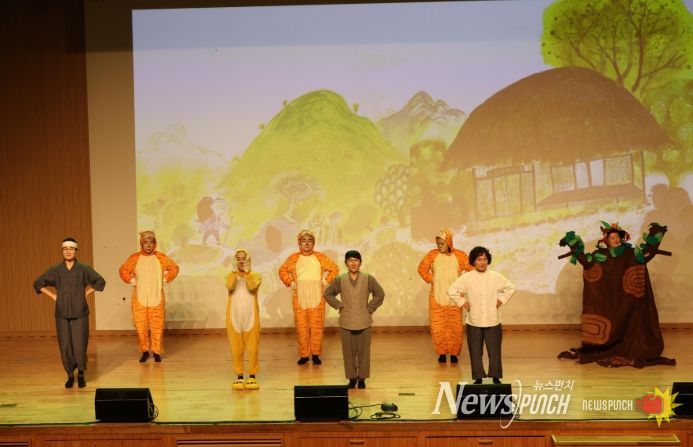 2025년 도서관 문화예술 동아리 활동(전국대회 공연-광주광역시 서구 상록도서관 ’초록동화구연반‘ 동아리)