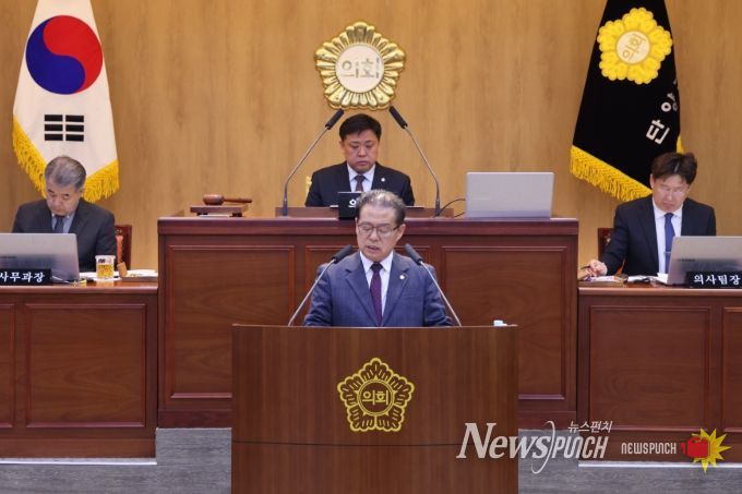 5분 자유발언하는 김영길 의원