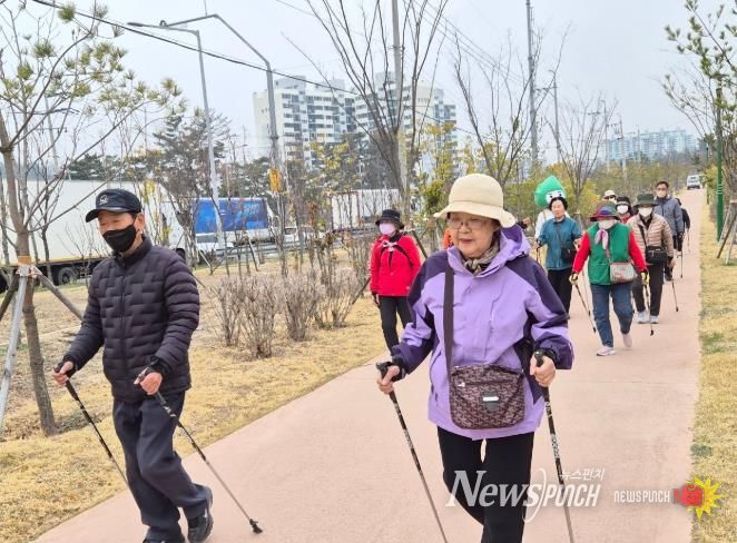 이화정센터 함께 걷기 노르딕워킹