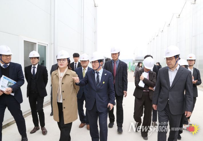 기후에너지환경부 장관, 상주시 스마트팜혁신밸리 수열에너지 도입 현장 방문