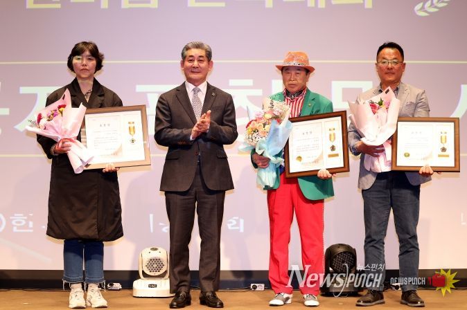 한국곰두리봉사회 봉사자들 격려