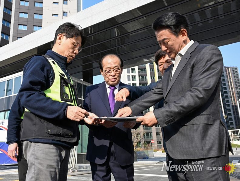 의정부시는 3월 26일 사용검사를 앞둔 공동주택의 품질 확보를 위해 호원동 힐스테이트 회룡역 파크뷰 공동주택을 대상으로 현장 점검을 실시했다.