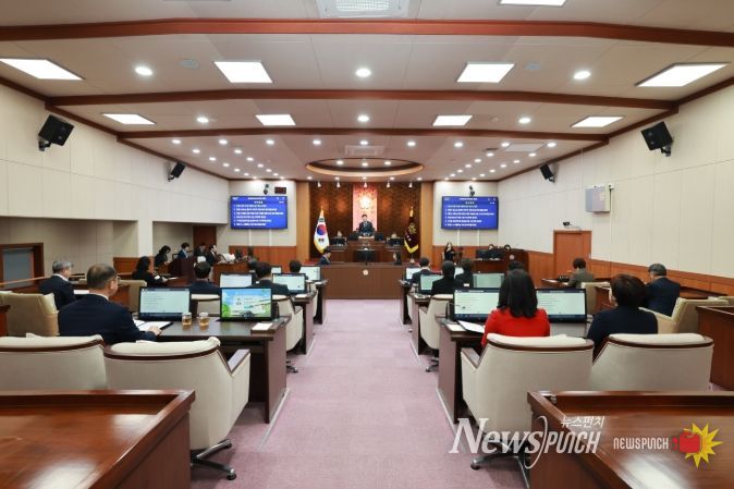 제천시의회 본회의 전경