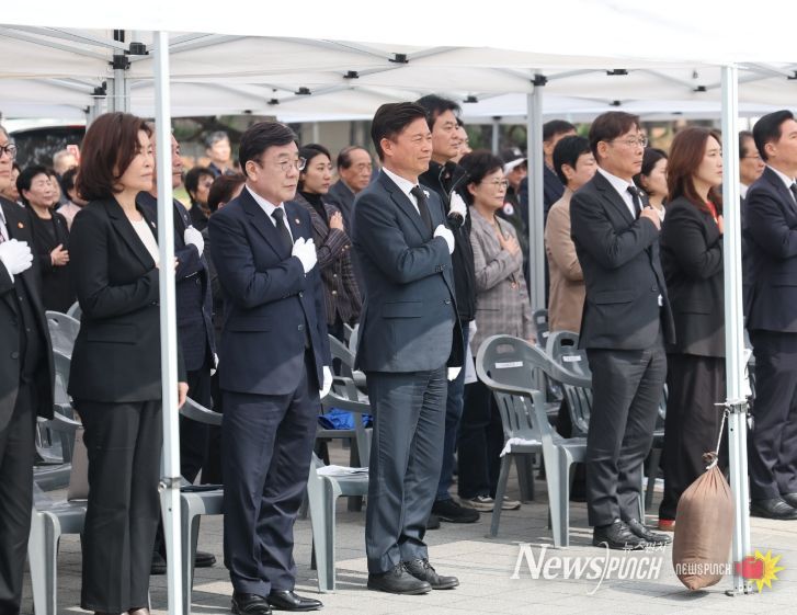 부천시는 지난 26일 안중근공원에서 ‘안중근 의사 순국 116주기 추념식’을 열었다.