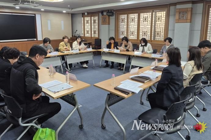 나주시가 지난 23일 11개 기관 장기요양기관을 대상으로 지정갱신 관련 사전 간담회를 실시했다.