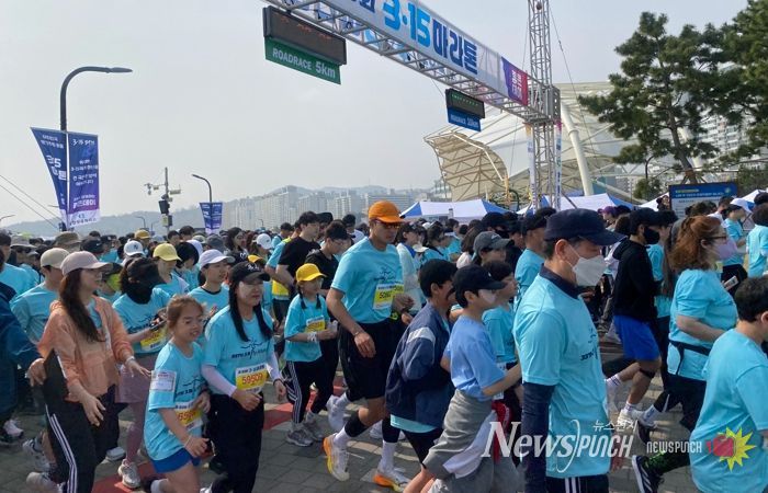 창원교육지원청, '3·15 마라톤' 사제동행으로 민주정신 새기고 결속 다져