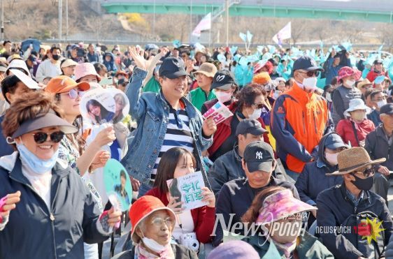 딩동댕~ 전국노래자랑 임실군편, 장미원 가득메운 인파 대성황