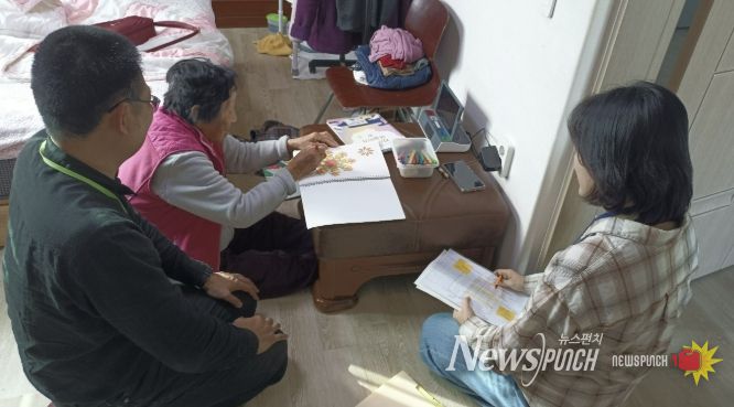 괴산군보건소, 어르신 맞춤형 인지재활 '찾아가는 기억지킴이' 운영