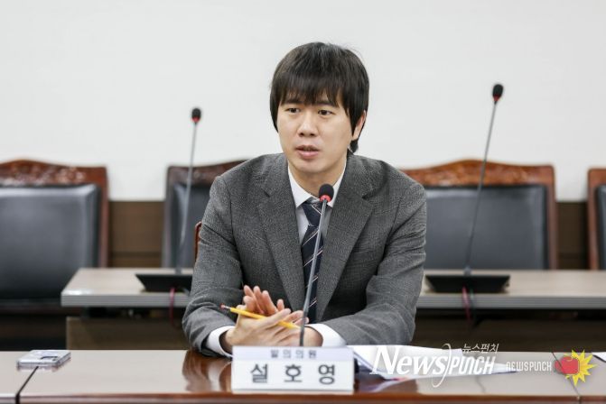 안산시의회 설호영 의원이 지난달 24일 제1상임위원실에서 열린 제302회 임시회 문화복지위원회에서 자신이 대표 발의한 ‘안산시 출산 장려 지원 등에 관한 조례 일부개정조례안’에 대해 설명하고 있다.