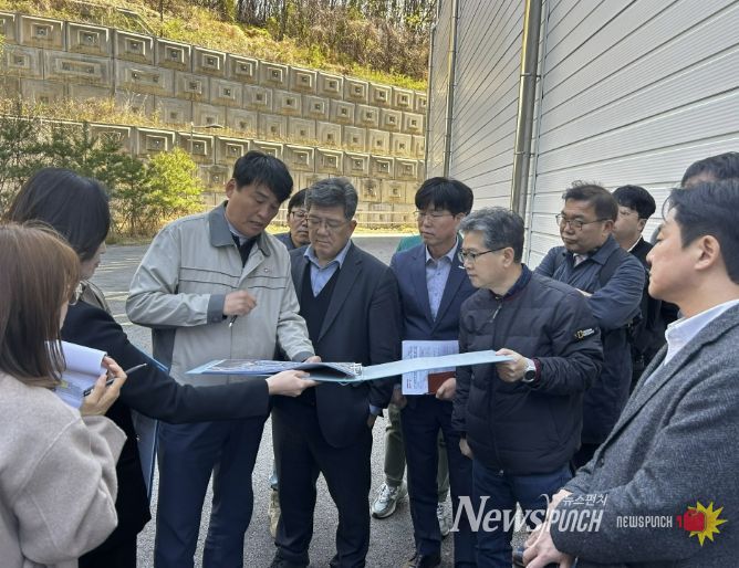 용인특례시 처인구가 용인테크노밸리 일반산업단지 내 녹지 옹벽을 점검했다.