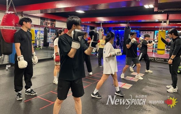 지난해 5월 관악 신림동쓰리룸 '렛츠크루' 사업 일환으로 진행된 퓨어바디 프로젝트(복싱)
