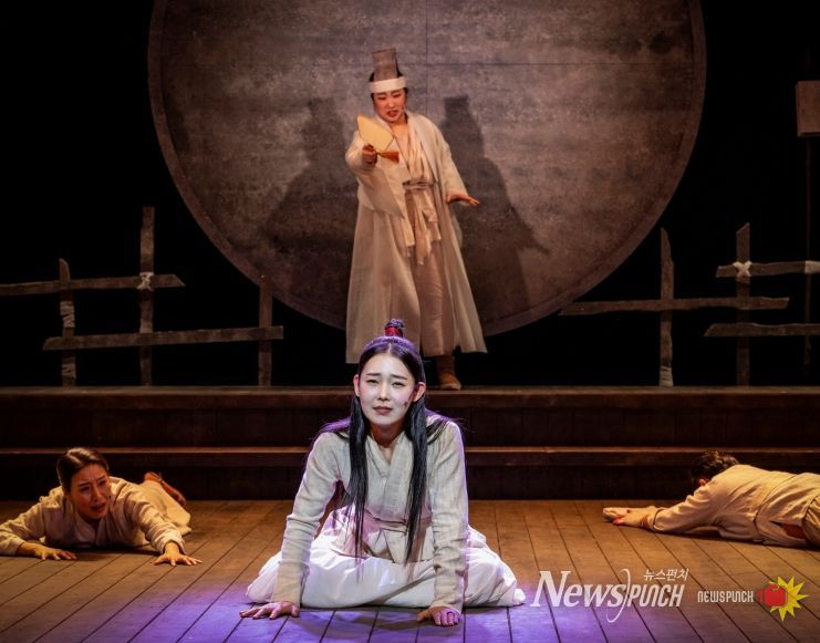 금나래아트홀 상주단체 ‘타루’ 공연사진_‘두아:유월의눈(2024)’