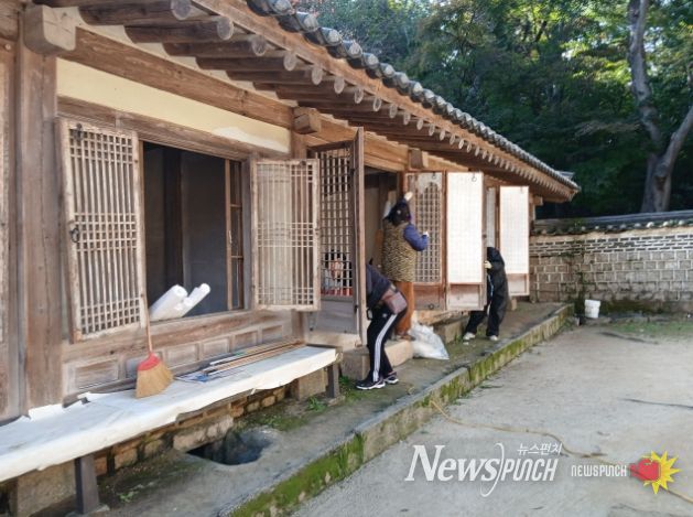 전주한지, 조선의 궁궐을 다시 입히다!