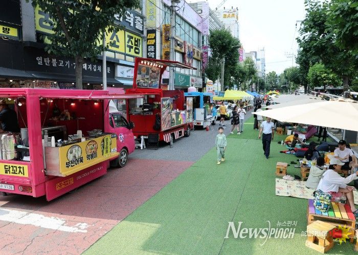 지난해 8월 광산구 골목형 상점가인 ‘첨단 쌍이’, ‘첨단 아미’ 등이 함께 ‘광산 골목상권 활력축제’를 진행했다.