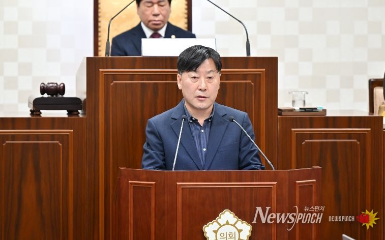 해운대구의회 서창우 의원이 제293회 임시회 본회의에서 5분 자유발언을 하고 있다.