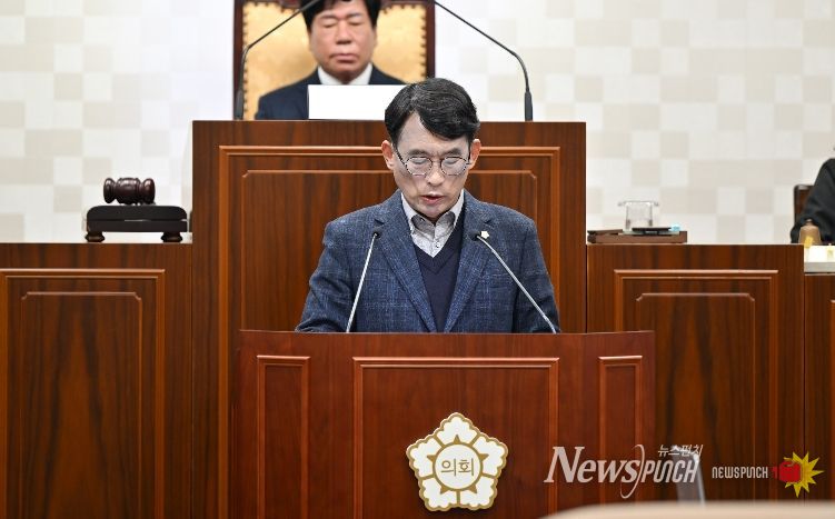 해운대구의회 김상수 의원이 제293회 임시회 본회의에서 5분 자유발언을 하고 있다.