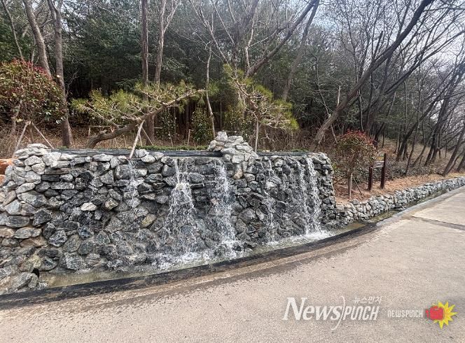 월명공원벽천수경시설