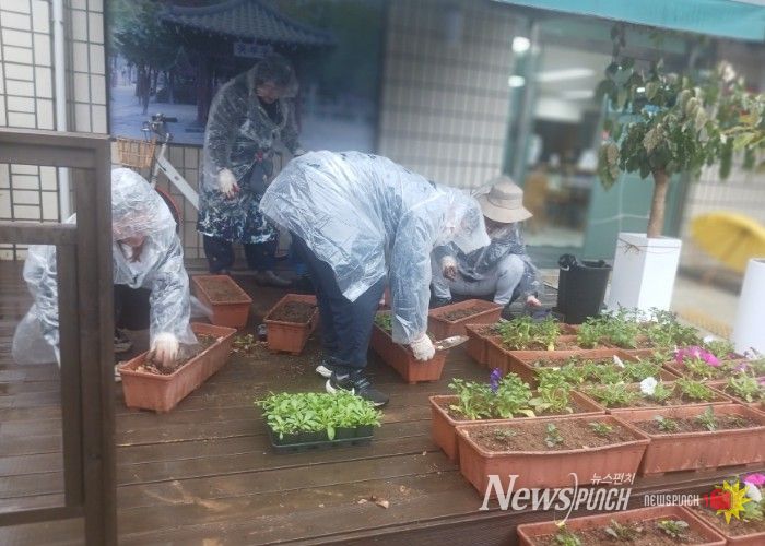 고양시 화정1동, 봄맞이 초화식재 실시
