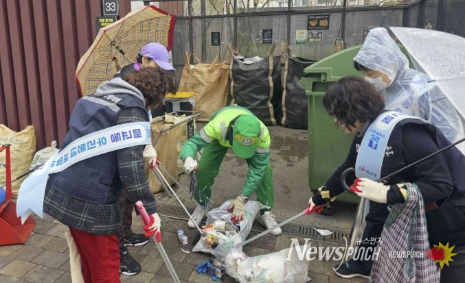 수원시 팔달구 매교동, 공동주택 분리배출 실태 점검 및 홍보 활동 실시