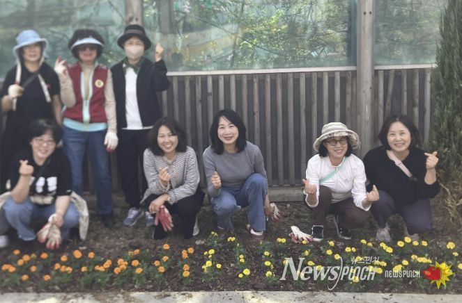 수원시 영통구 망포1동 손바닥정원단 봄맞이 손바닥정원 조성