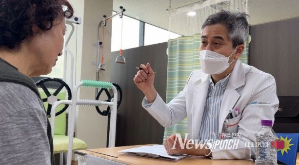 생생병원과 함께하는 촉탁의 진료 진행 모습